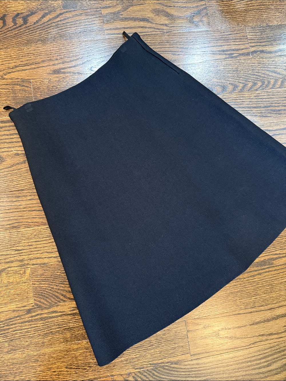 Scanlan Theodore Black Crepe Knit Mini (22" length) Aline Skirt L